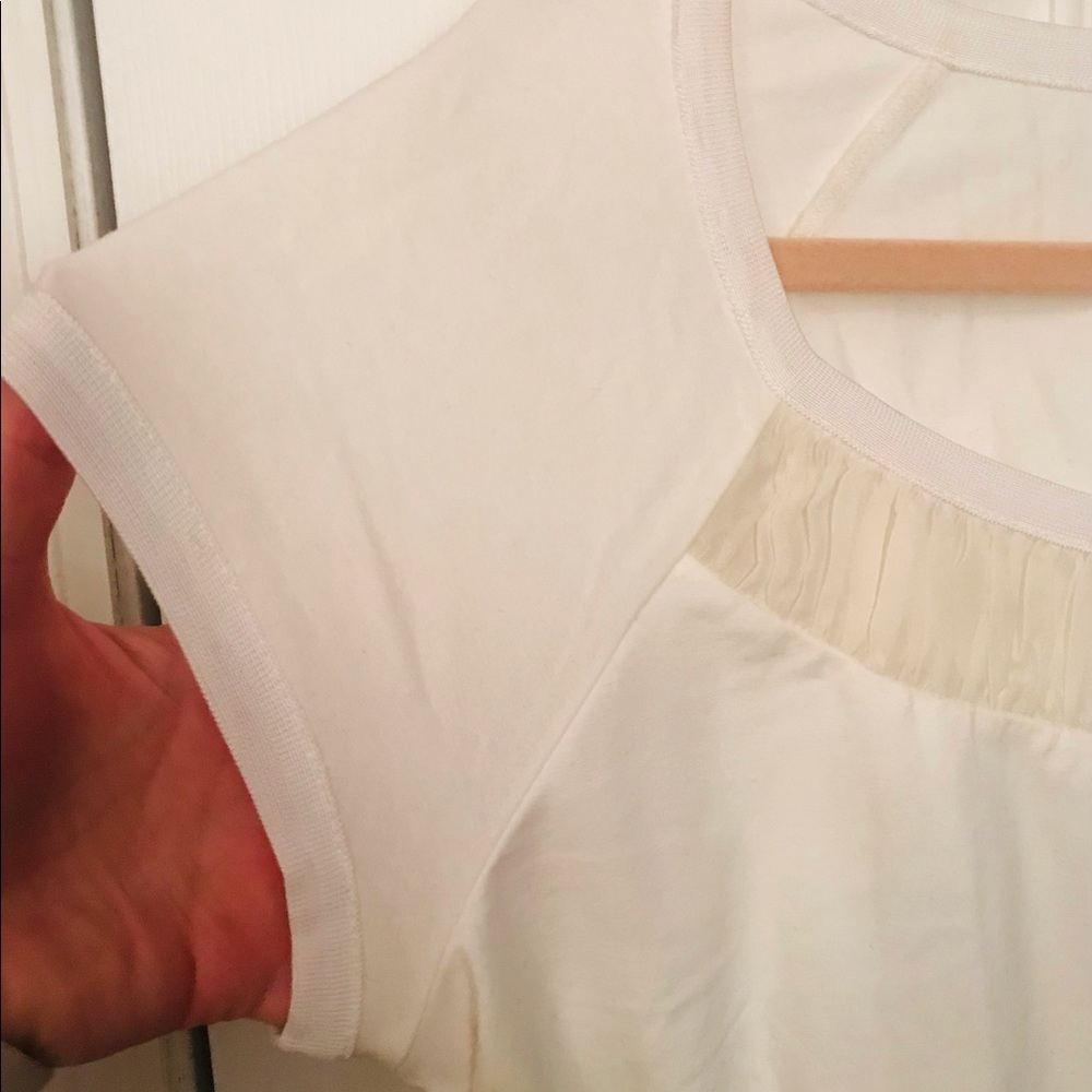 St. John Sport white t shirt - Picture 4 of 8